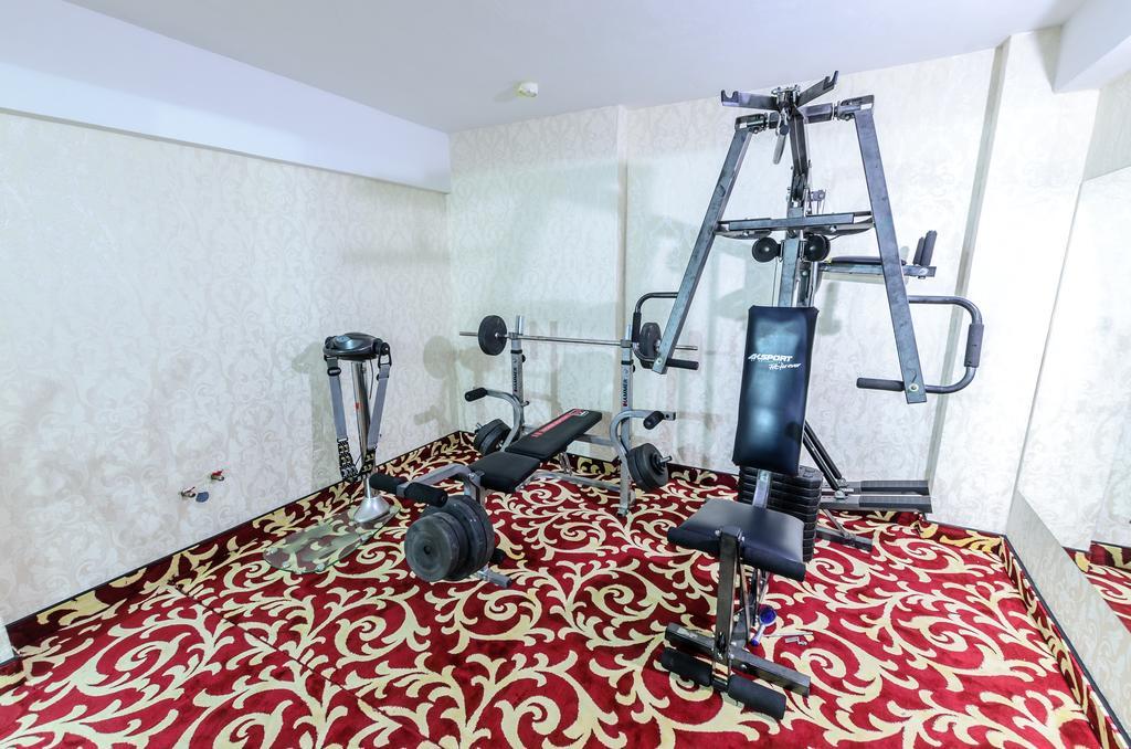 Hotel Articus ไกรโอวา ภายนอก รูปภาพ