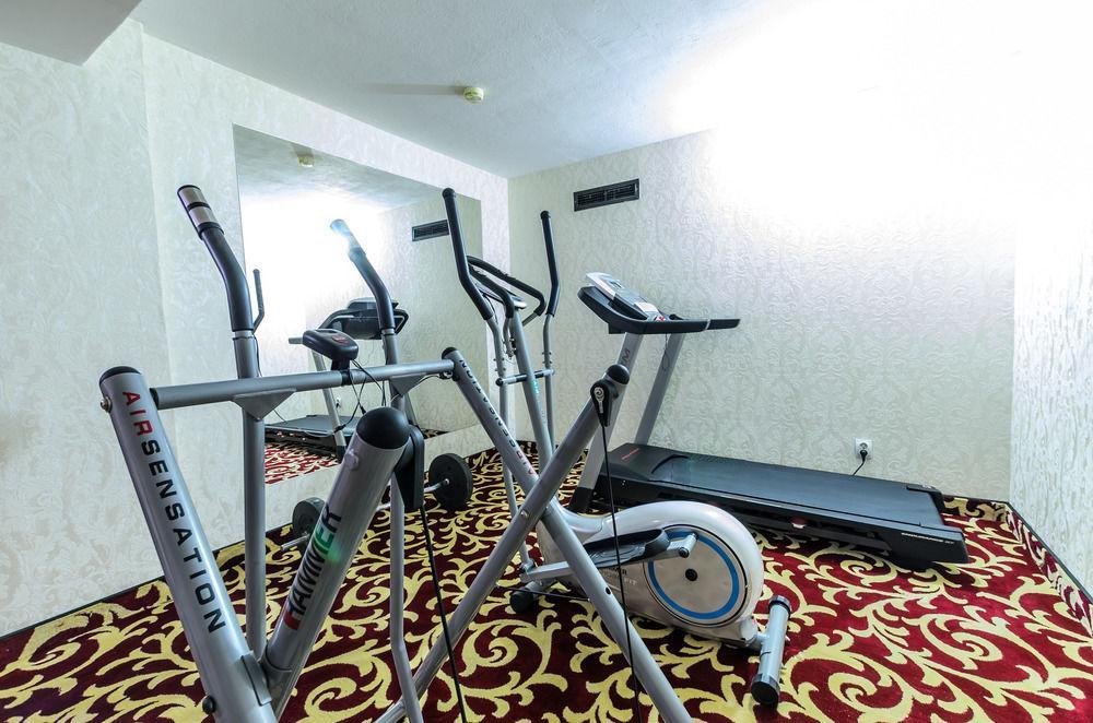 Hotel Articus ไกรโอวา ภายนอก รูปภาพ