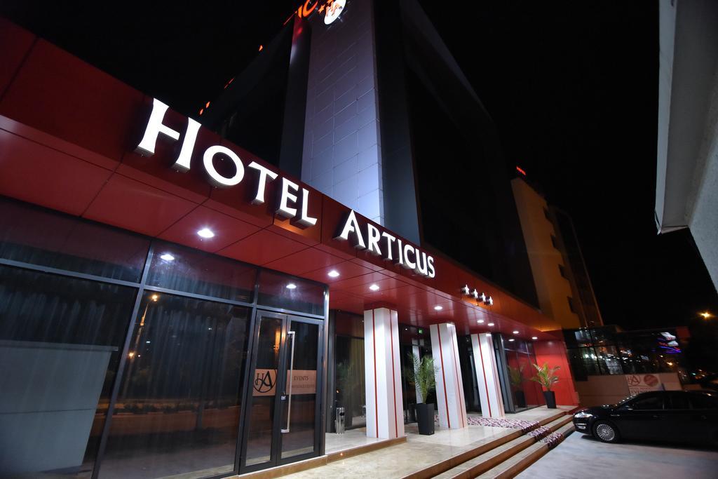 Hotel Articus ไกรโอวา ภายนอก รูปภาพ